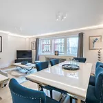 Beautiful One-Bedroom Flat In Knightsbridge Harrods At Your Door Step